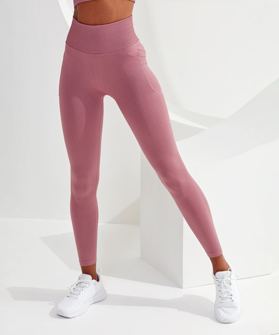 Load image into Gallery viewer, Women&amp;#39;s TriDri® ribbed seamless 3D fit multi-sport leggings
