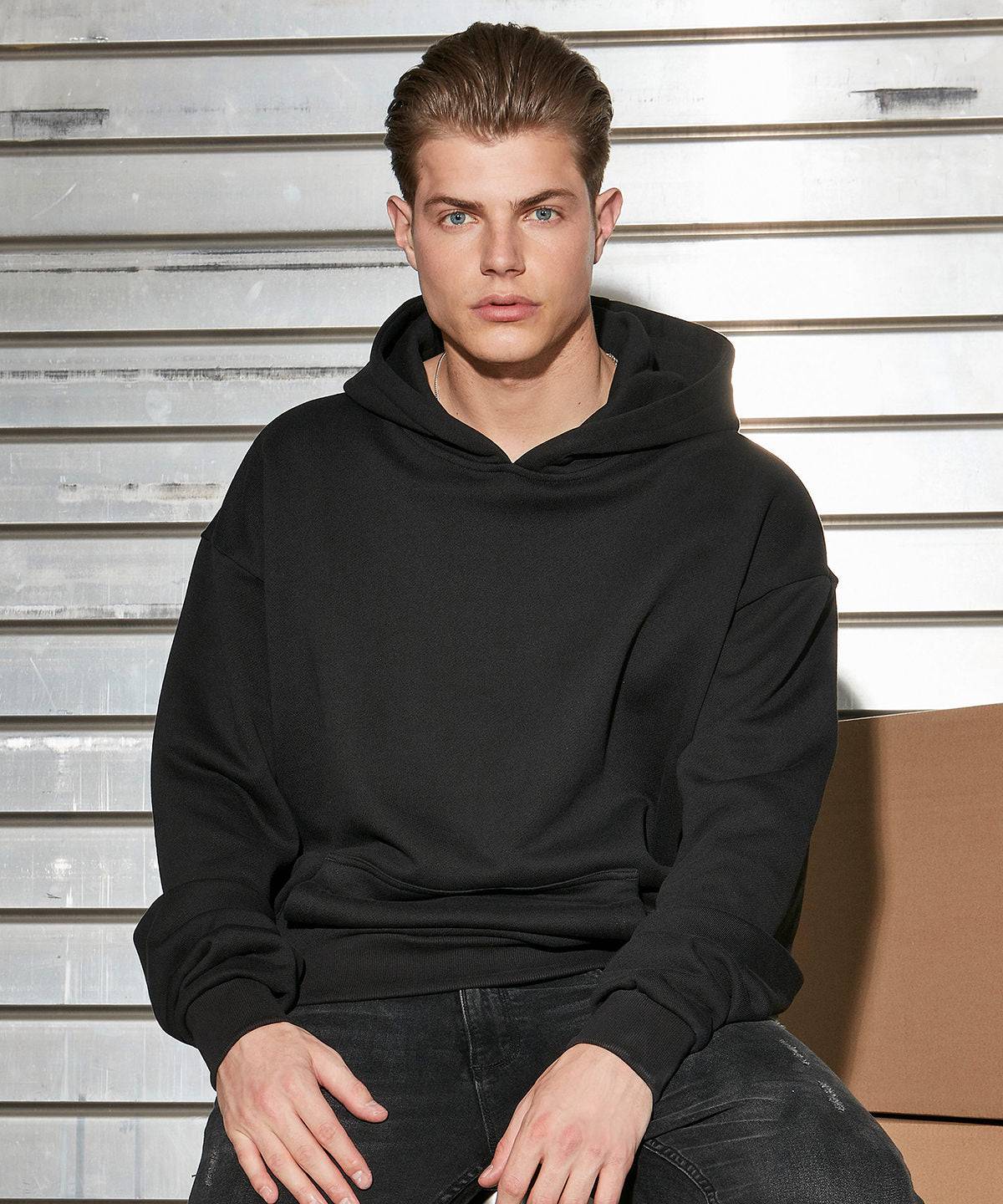 Black - Ultra heavy hoodie