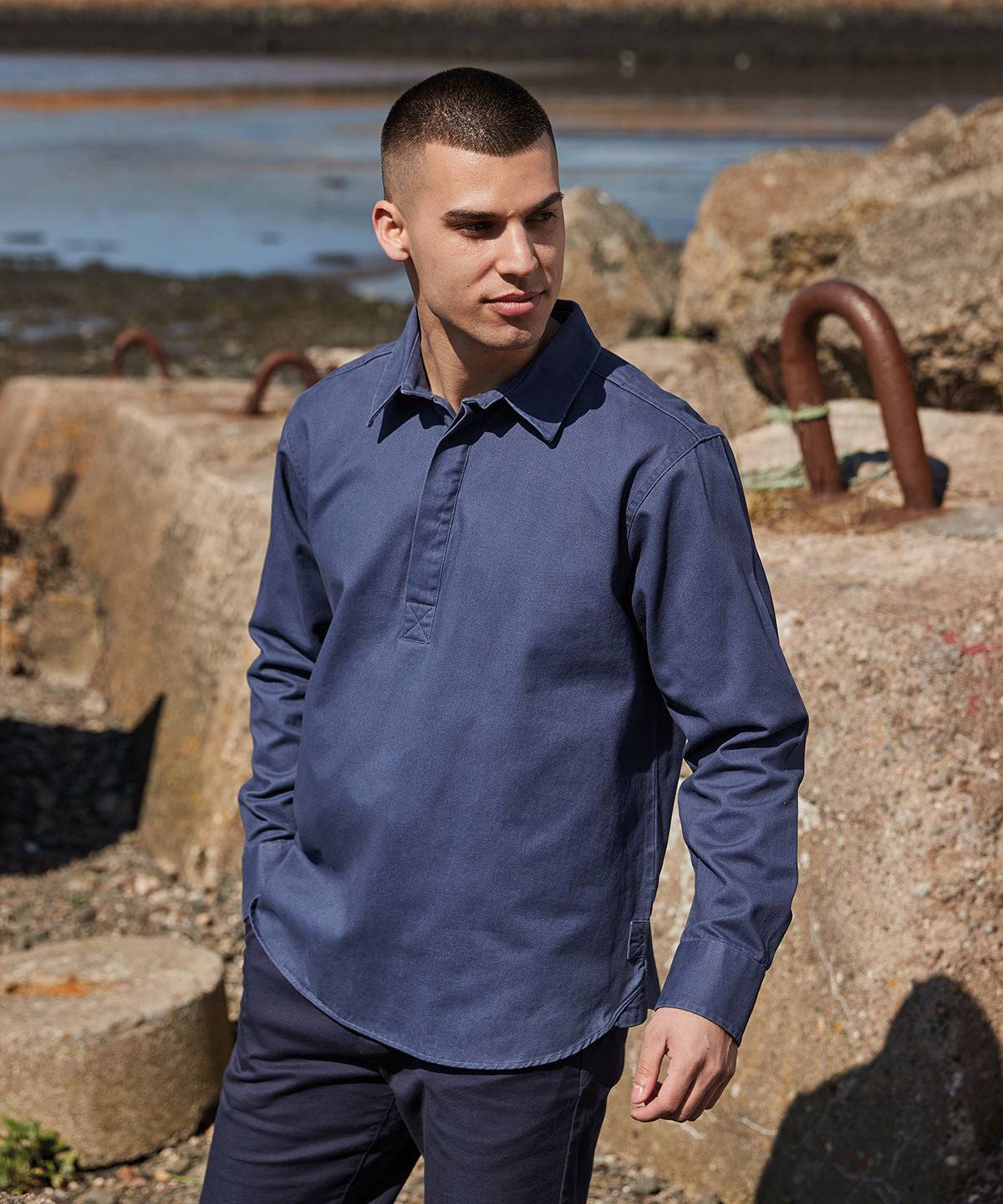 Verwaschenes Marineblau - Pullover-Drillhemd