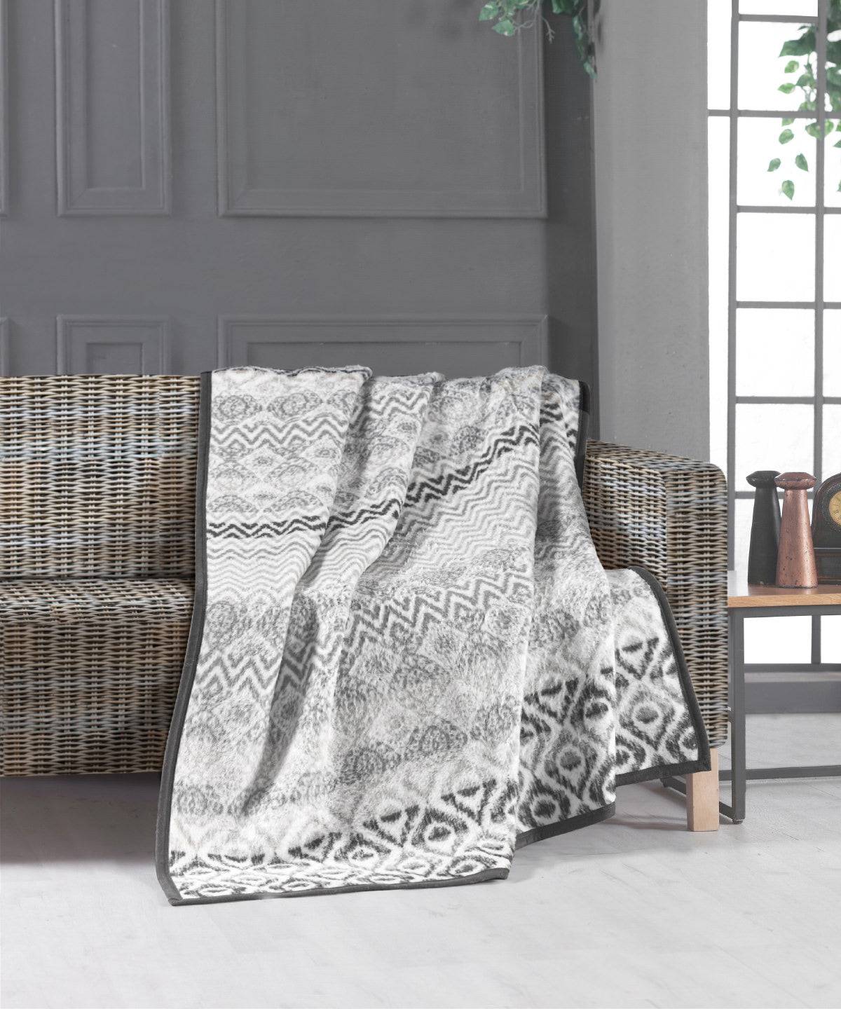 Au-Nat (Multi) - Au-nat luxury blanket